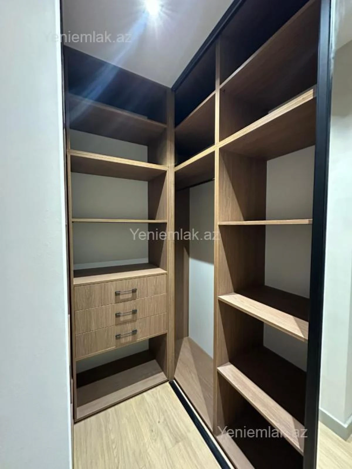 Satılır 3 otaqlı yeni tikili 145 m²