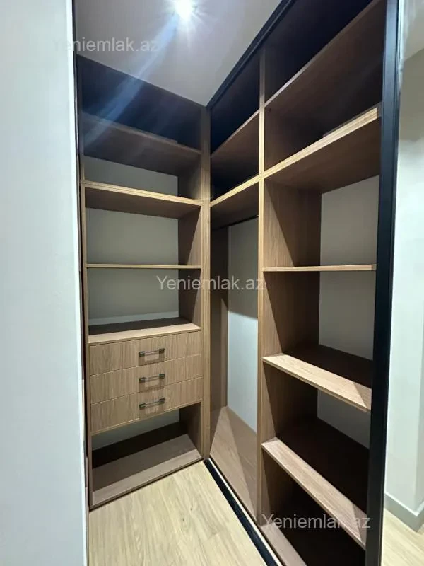 Satılır 3 otaqlı yeni tikili 145 m²