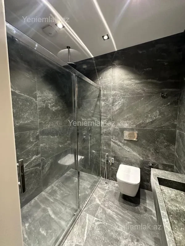 Satılır 3 otaqlı yeni tikili 145 m²