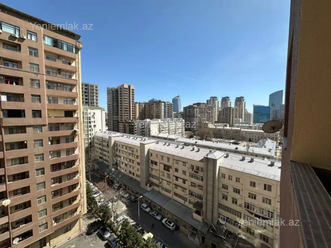 Satılır 3 otaqlı yeni tikili 130 m²