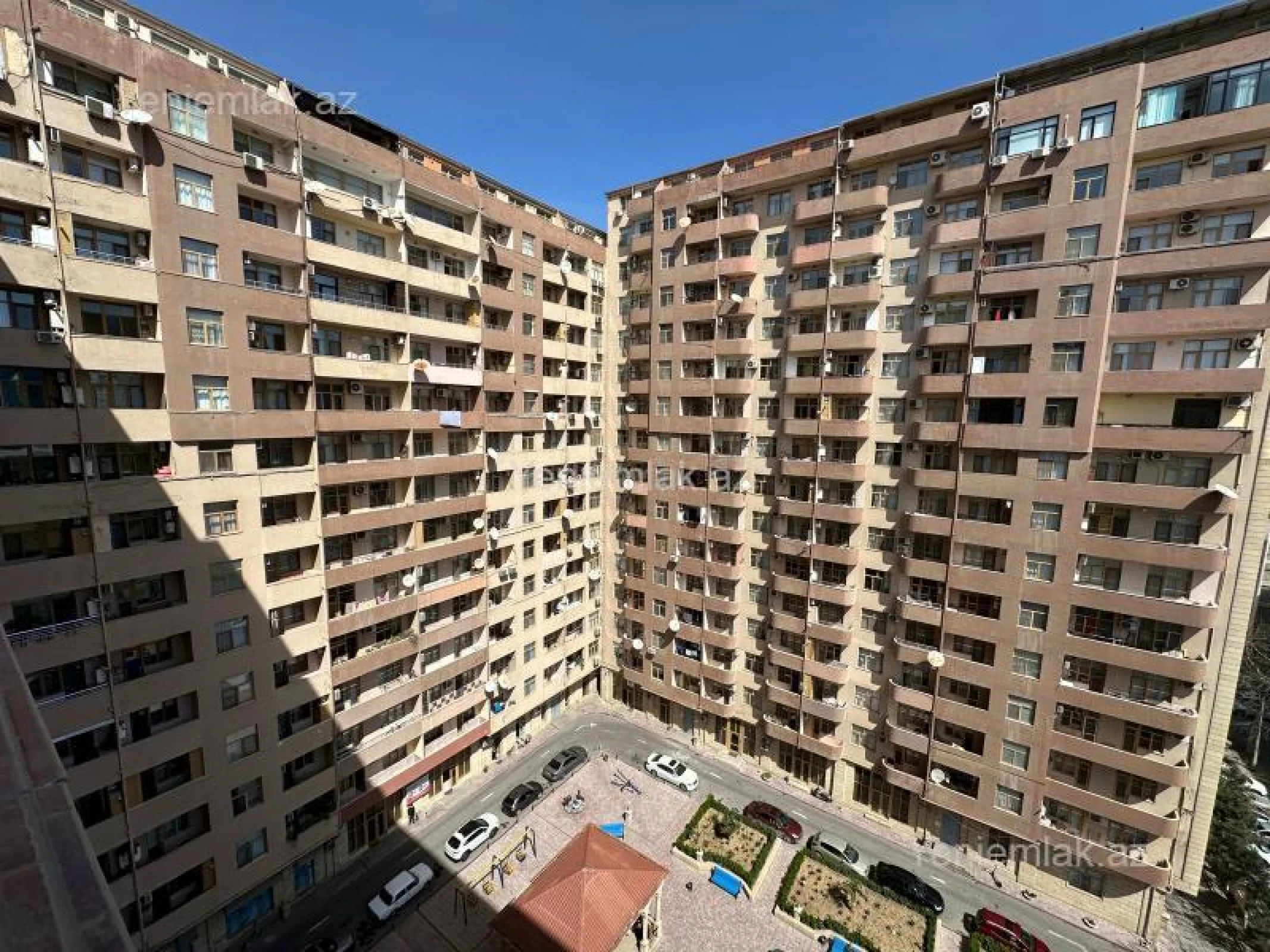 Satılır 3 otaqlı yeni tikili 130 m²