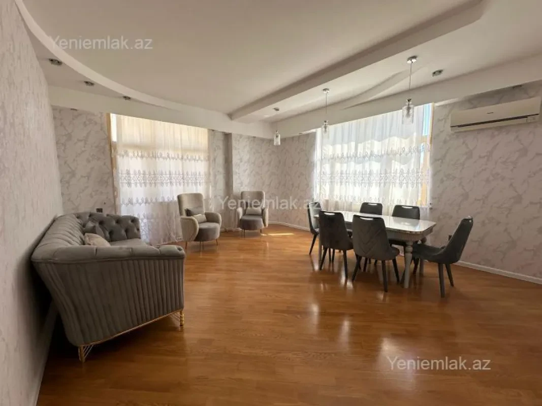 Satılır 3 otaqlı yeni tikili 130 m²