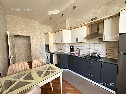 Satılır 3 otaqlı yeni tikili 130 m²