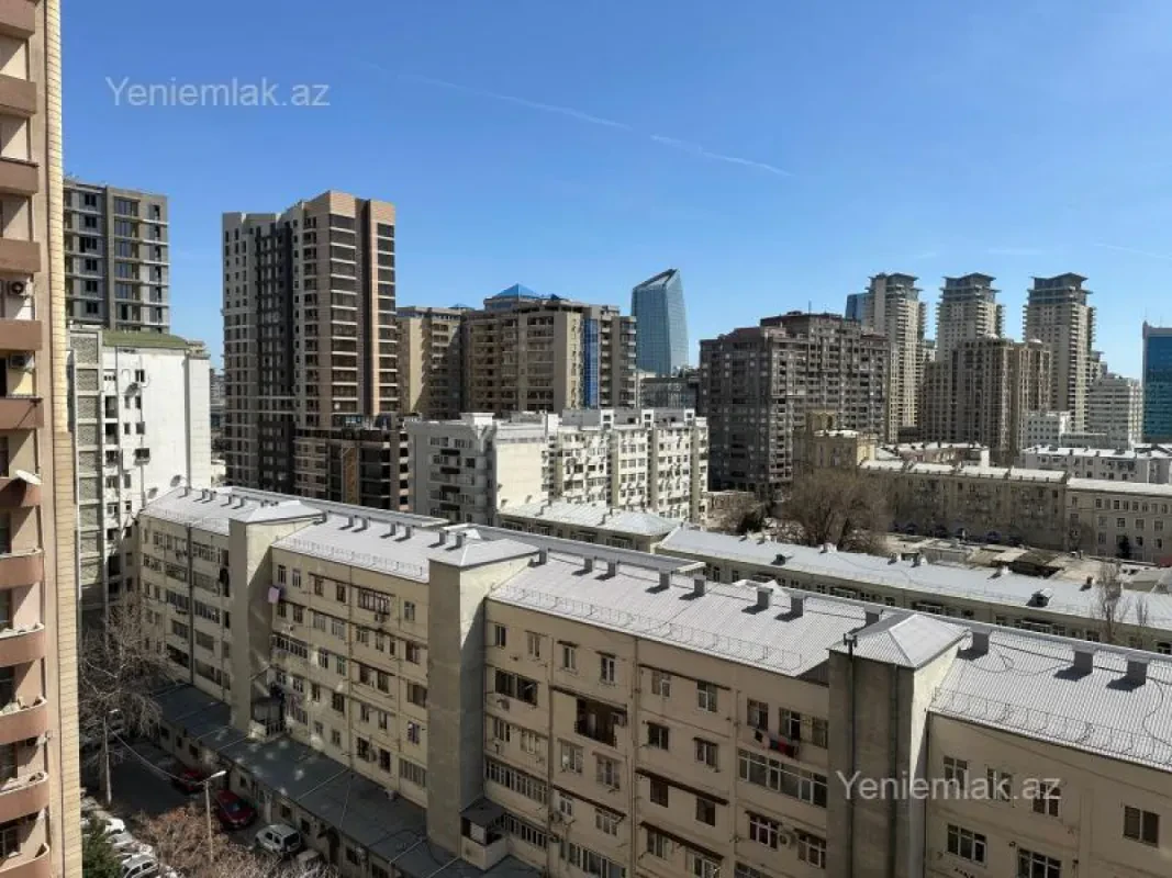 Satılır 3 otaqlı yeni tikili 130 m²