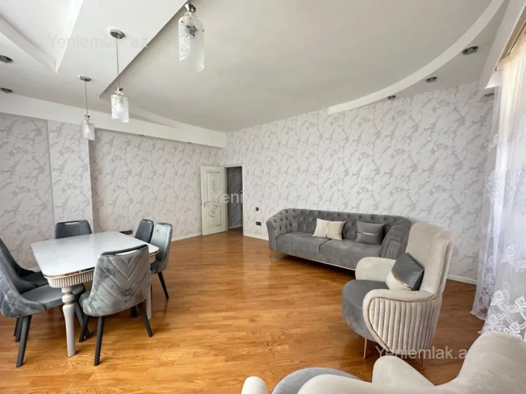 Satılır 3 otaqlı yeni tikili 130 m²