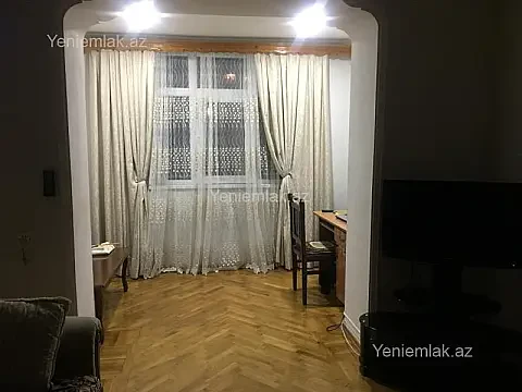 Satılır 3 otaqlı köhnə tikili 70 m²