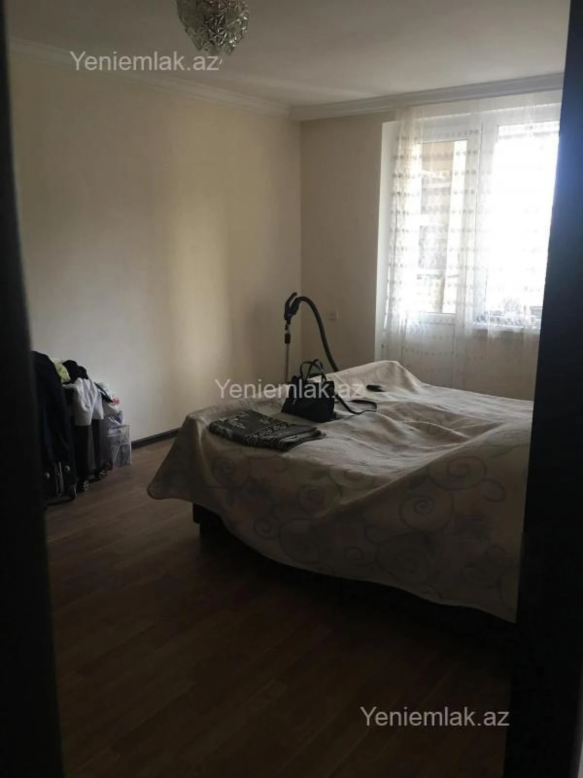 Satılır 3 otaqlı köhnə tikili 70 m²