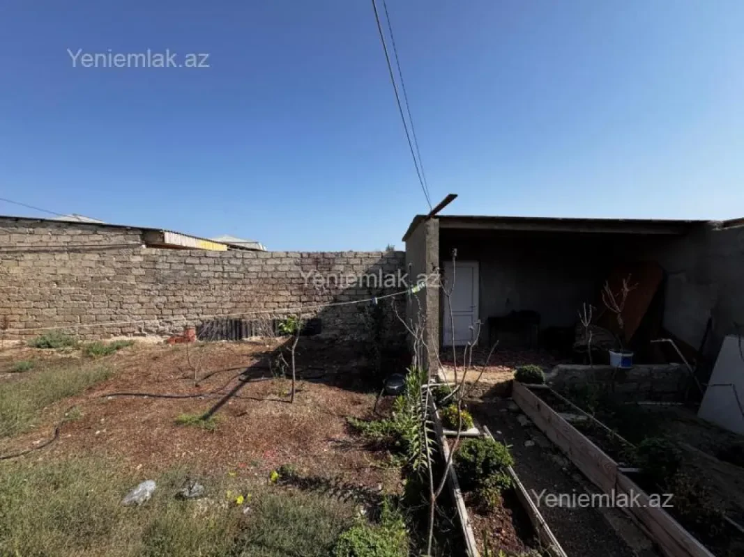 Satılır 4 otaqlı həyət evi 100 m²