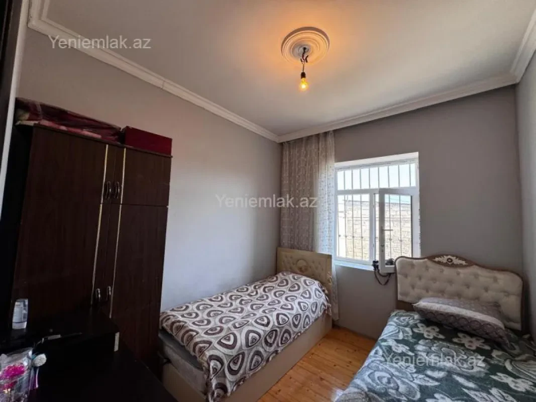 Satılır 4 otaqlı həyət evi 100 m²