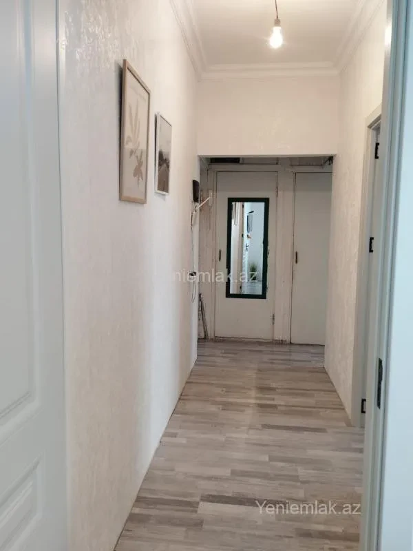 Satılır 2 otaqlı köhnə tikili 65 m²