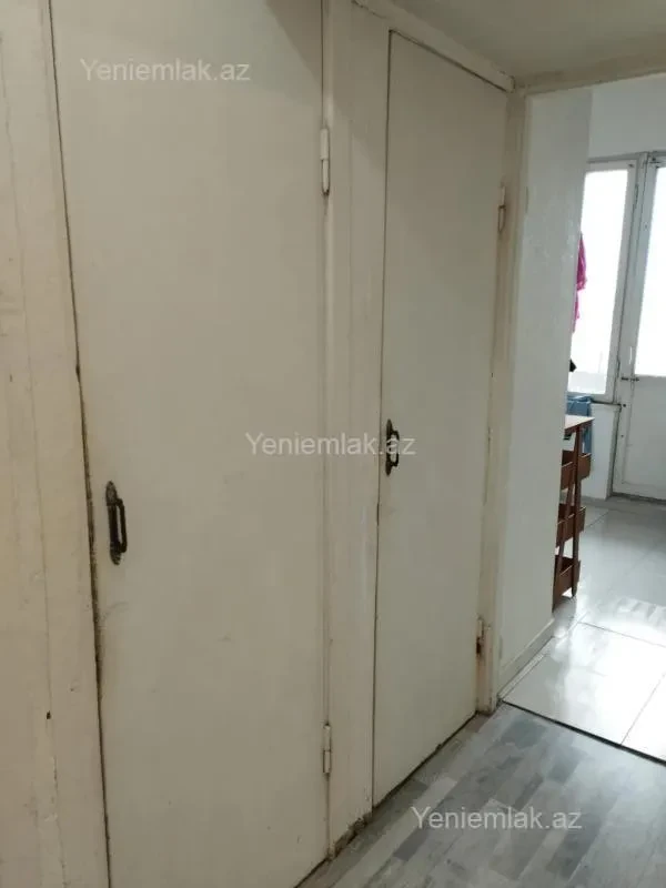 Satılır 2 otaqlı köhnə tikili 65 m²