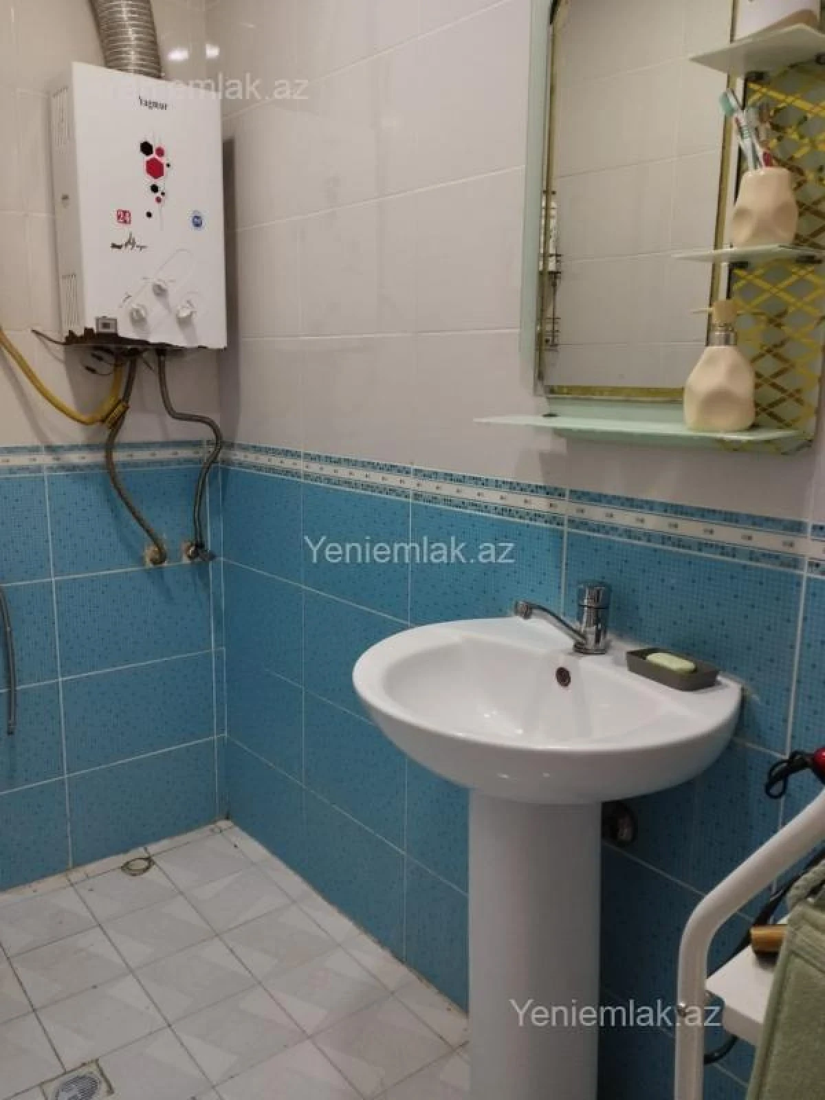 Satılır 2 otaqlı köhnə tikili 65 m²