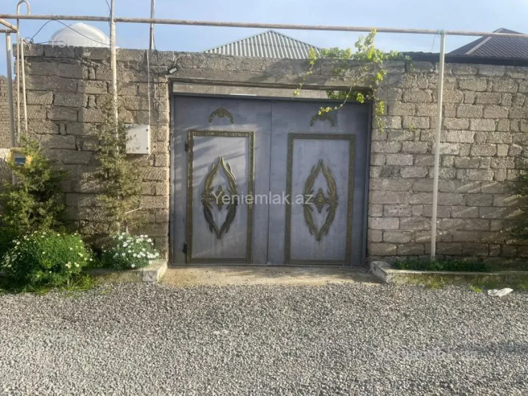 Satılır 4 otaqlı həyət evi 100 m²