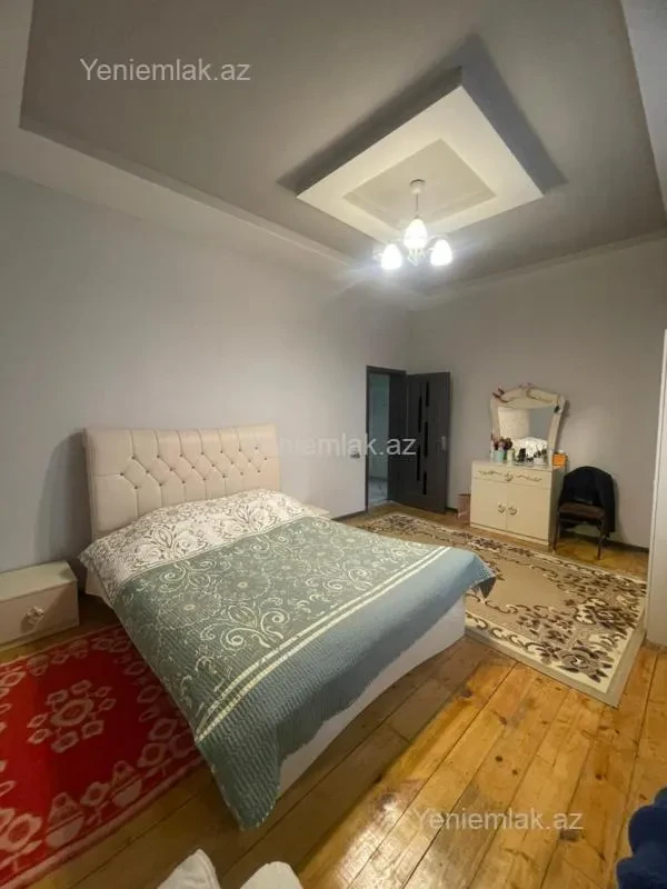 Satılır 4 otaqlı həyət evi 100 m²