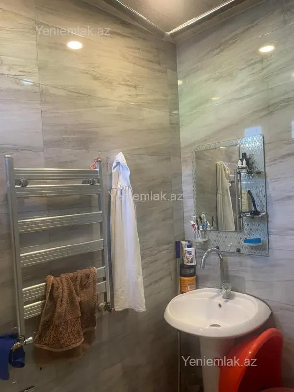 Satılır 4 otaqlı həyət evi 100 m²