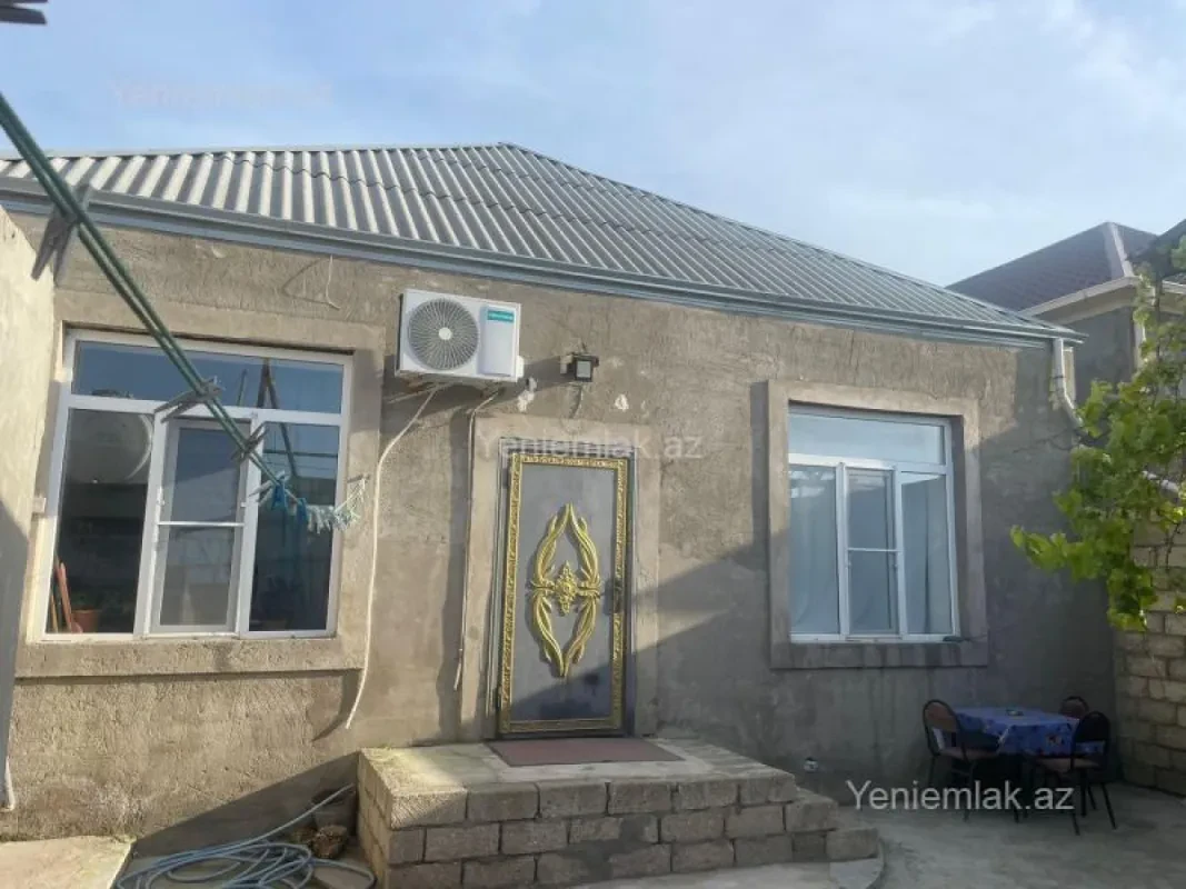 Satılır 4 otaqlı həyət evi 100 m²