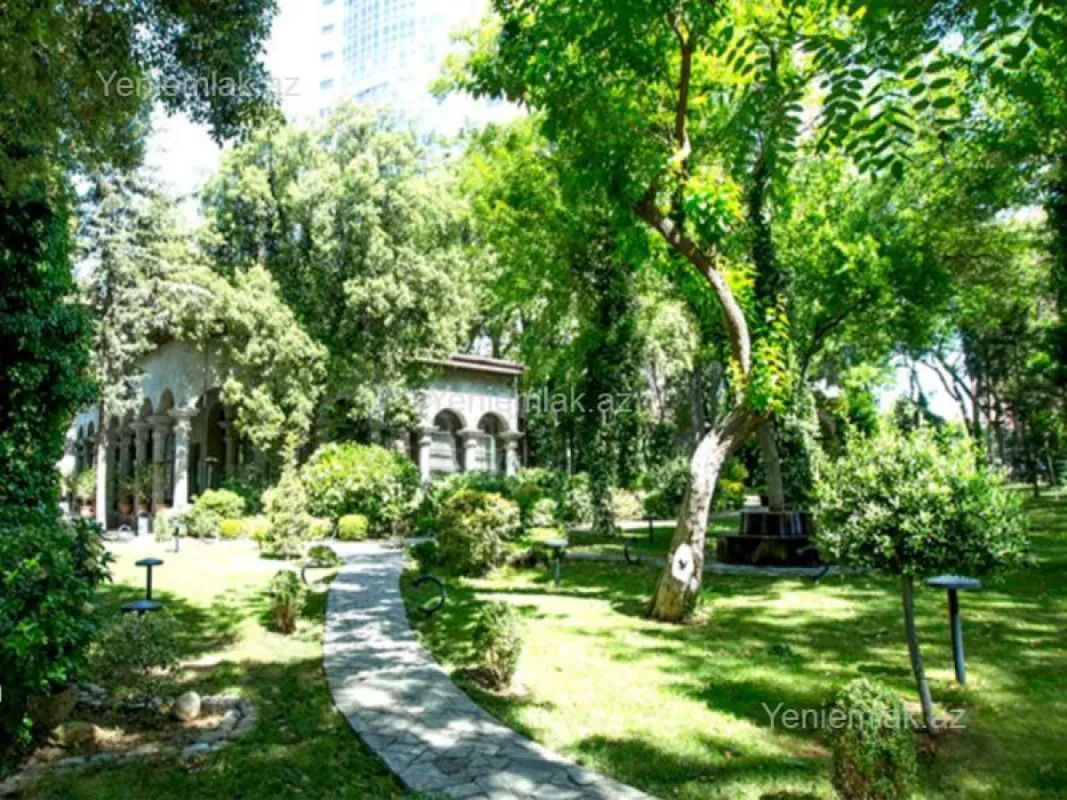 Satılır 3 otaqlı yeni tikili 178 m²