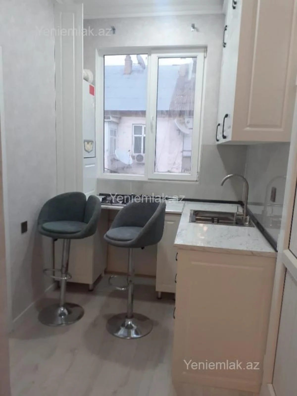 Satılır 2 otaqlı köhnə tikili 45 m²