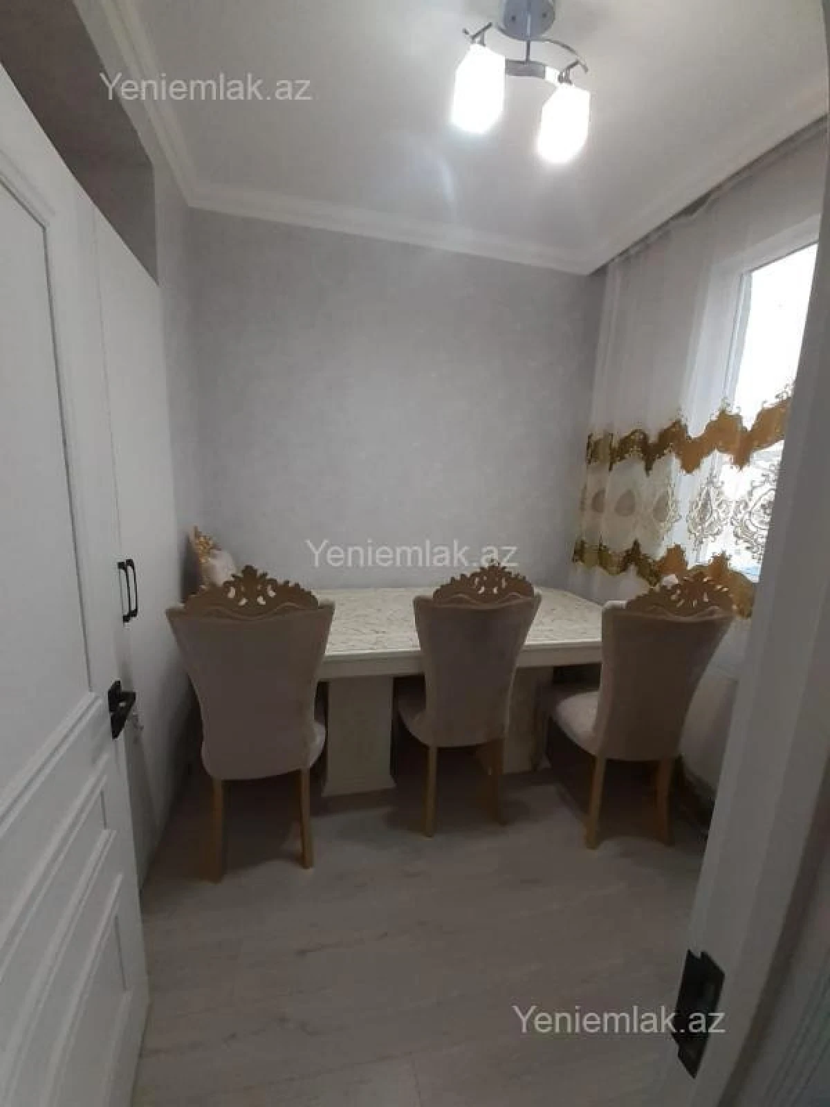 Satılır 2 otaqlı köhnə tikili 45 m²