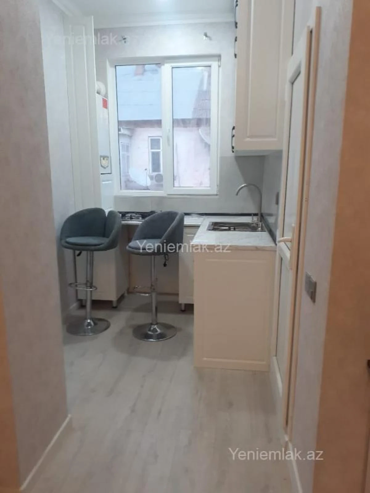 Satılır 2 otaqlı köhnə tikili 45 m²
