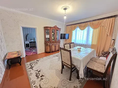 Satılır 4 otaqlı köhnə tikili 97 m² — Sumqayıt, 8-ci mikrorayon 4 otaq 97.00 m²