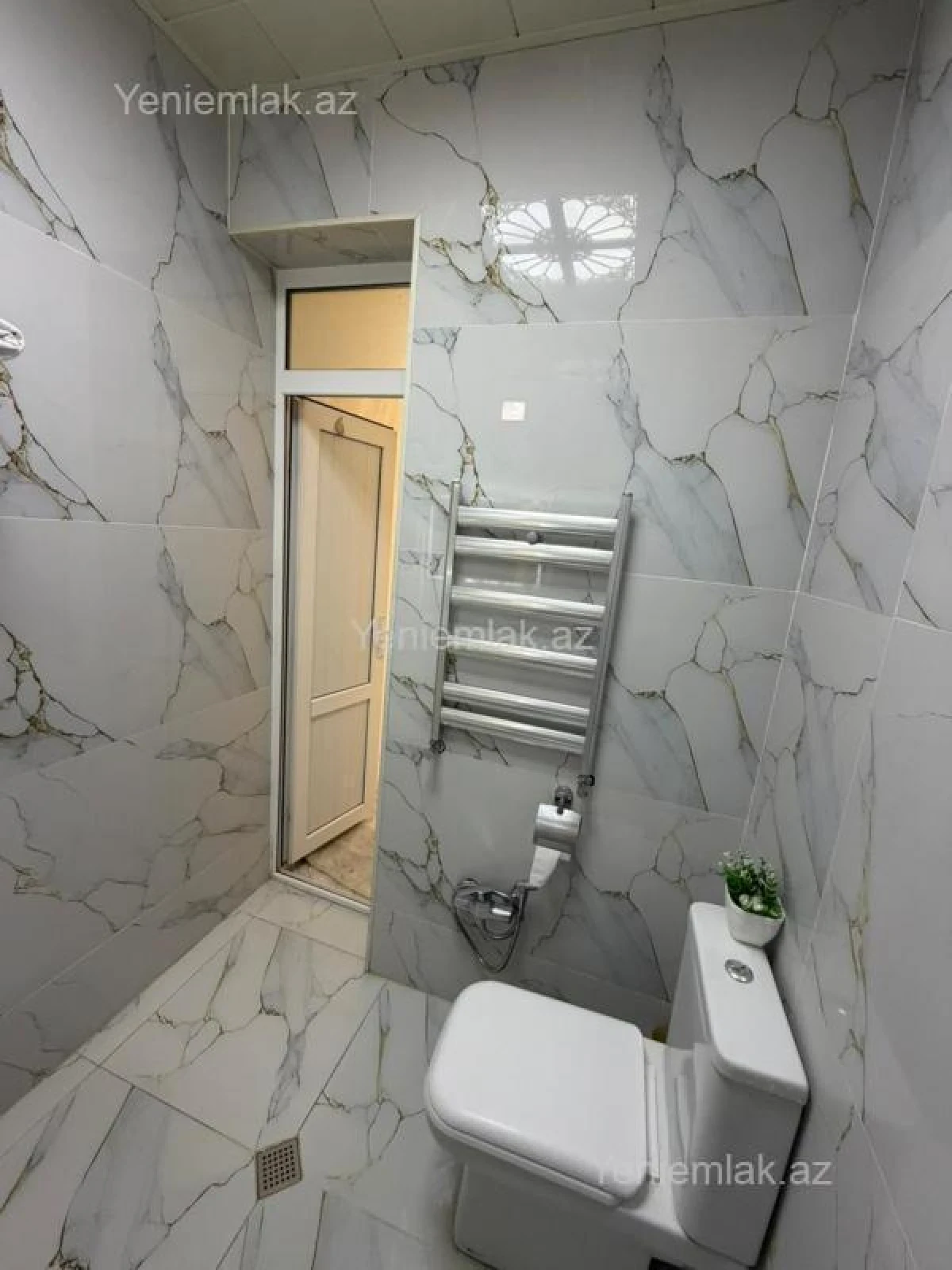 Satılır 3 otaqlı həyət evi 200 m²