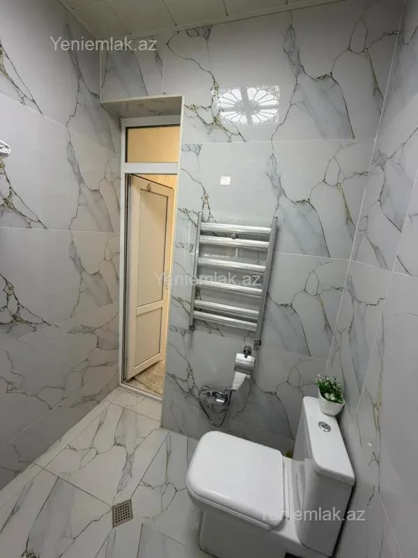 Satılır 3 otaqlı həyət evi 200 m²