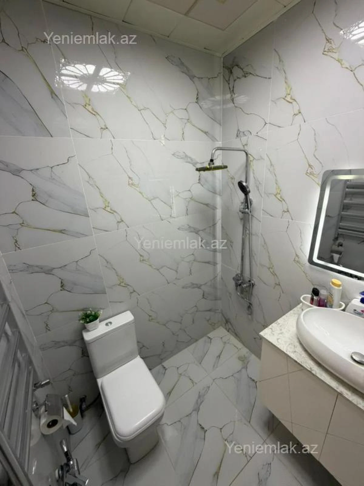 Satılır 3 otaqlı həyət evi 200 m²