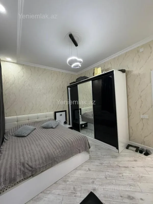 Satılır 3 otaqlı həyət evi 200 m²