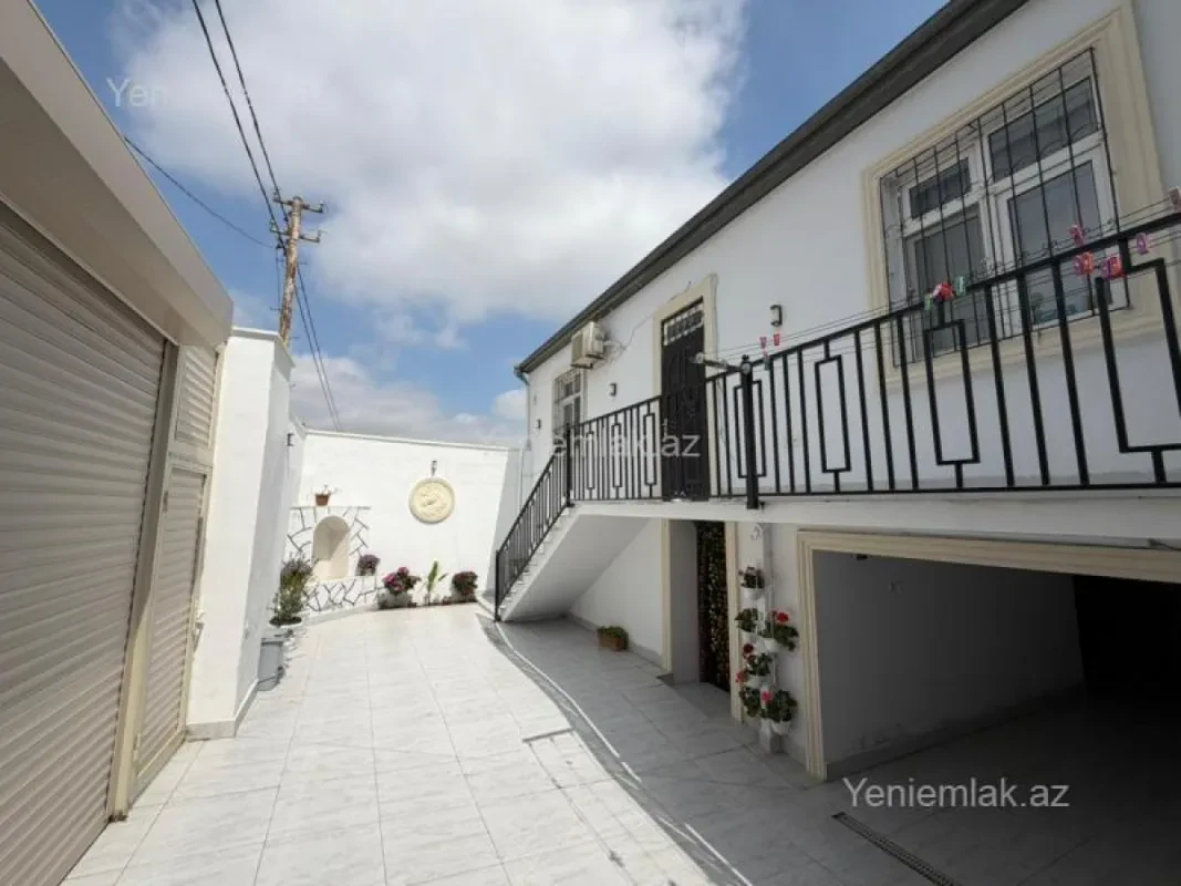 Satılır 3 otaqlı həyət evi 200 m²