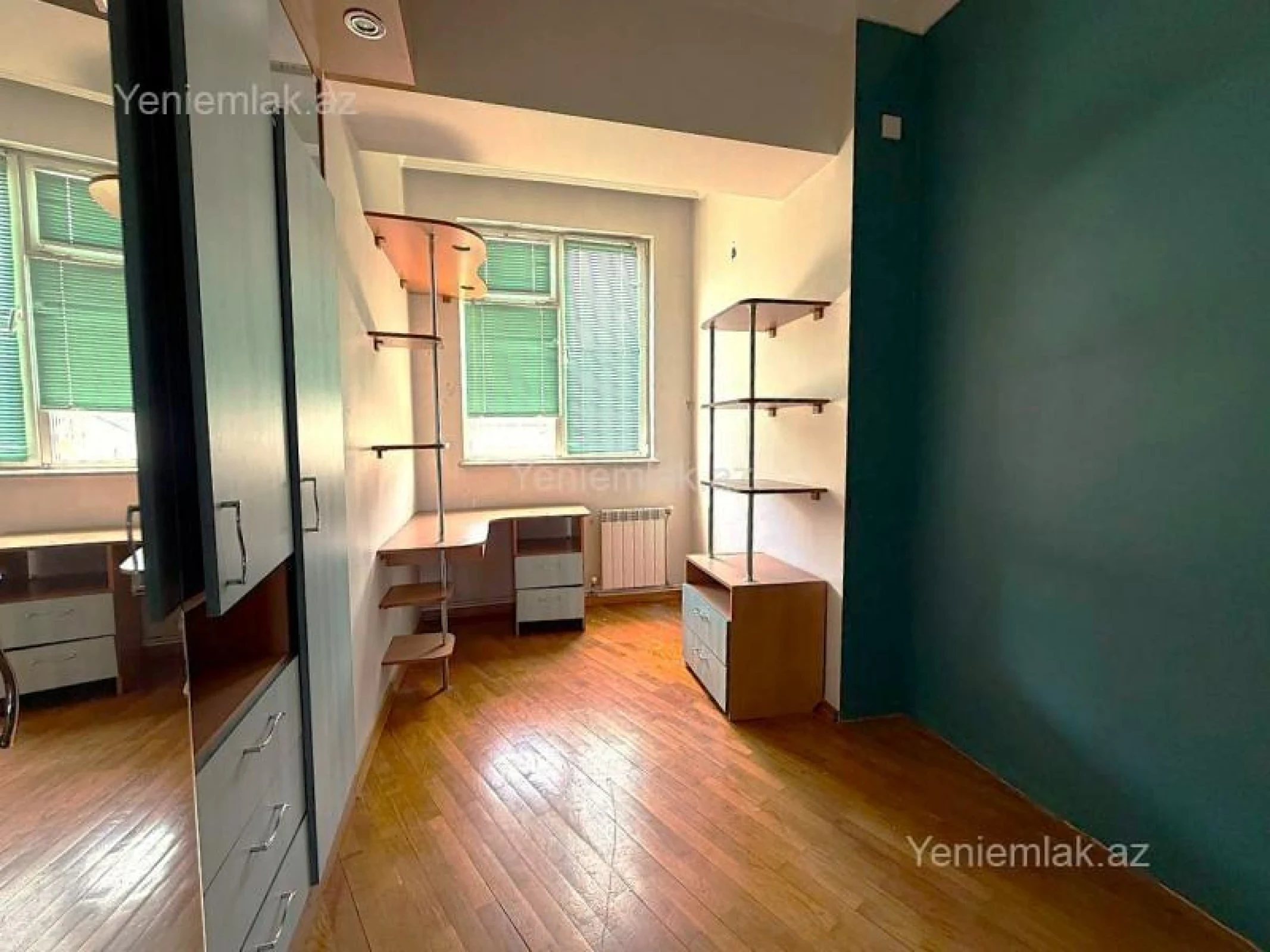 Satılır 5 otaqlı köhnə tikili 160 m²