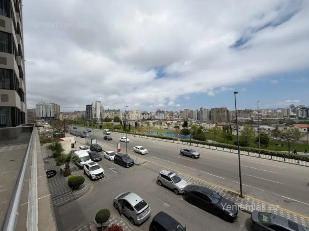 Satılır 5 otaqlı köhnə tikili 160 m²