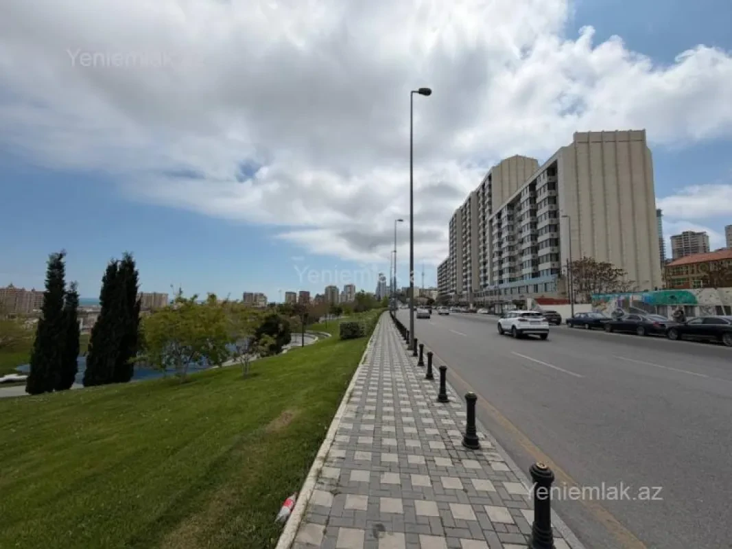 Satılır 5 otaqlı köhnə tikili 160 m²