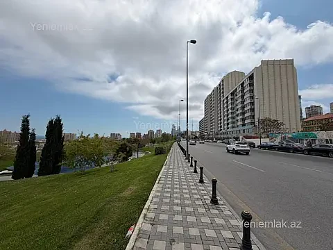 Satılır 5 otaqlı köhnə tikili 160 m²