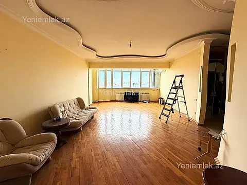 Satılır 5 otaqlı köhnə tikili 160 m²