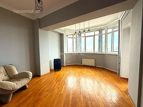 Satılır 5 otaqlı köhnə tikili 160 m²