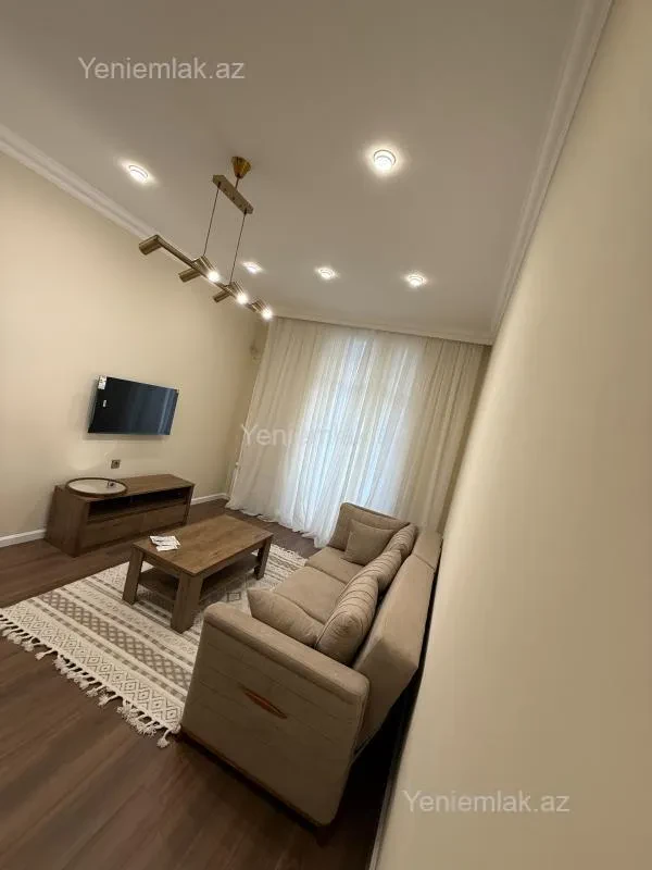 Satılır 2 otaqlı köhnə tikili 65 m²