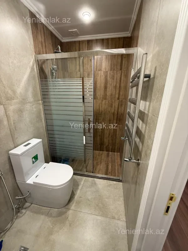 Satılır 2 otaqlı köhnə tikili 65 m²