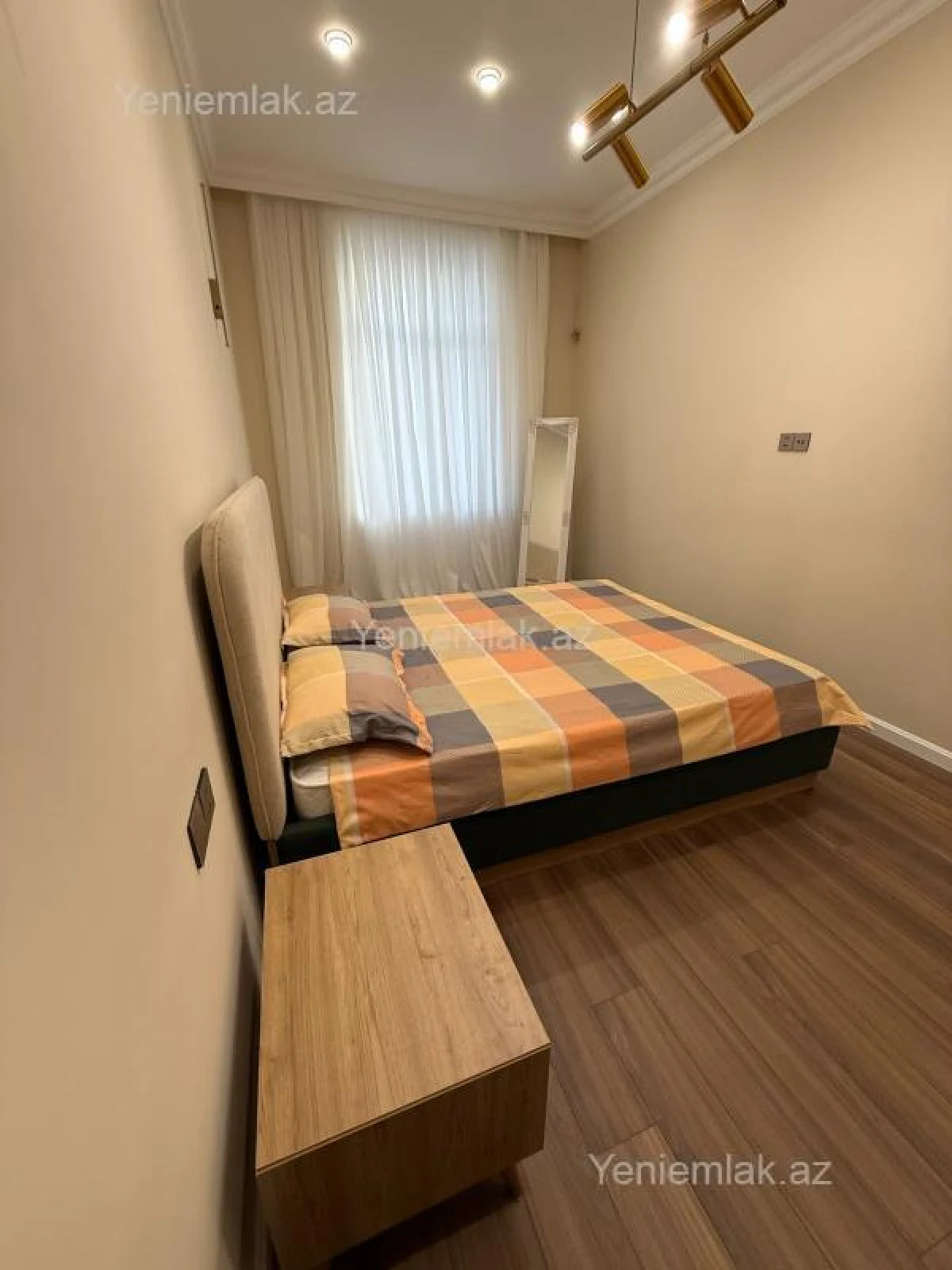 Satılır 2 otaqlı köhnə tikili 65 m²