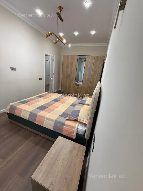 Satılır 2 otaqlı köhnə tikili 65 m²
