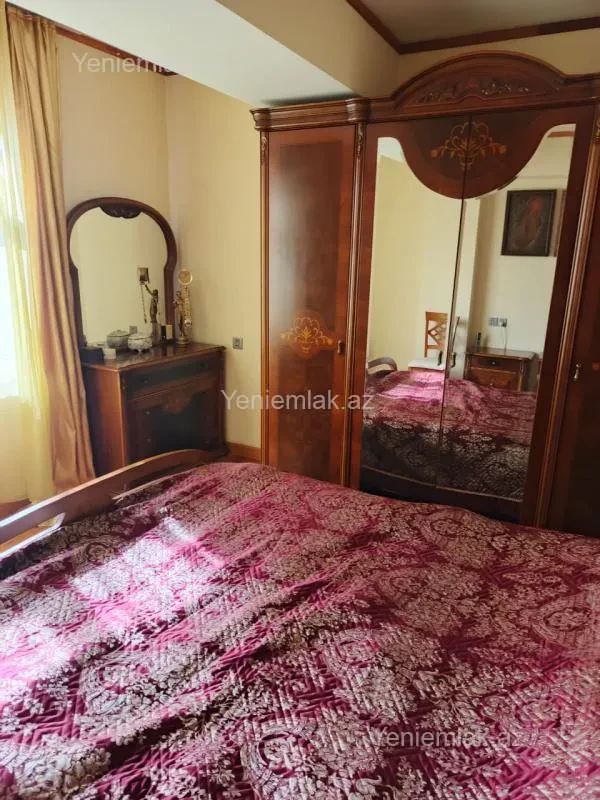 Satılır 3 otaqlı köhnə tikili 85 m²