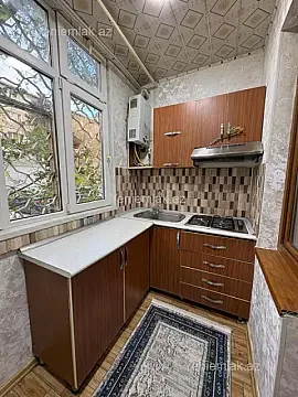 Satılır 3 otaqlı köhnə tikili 60 m²