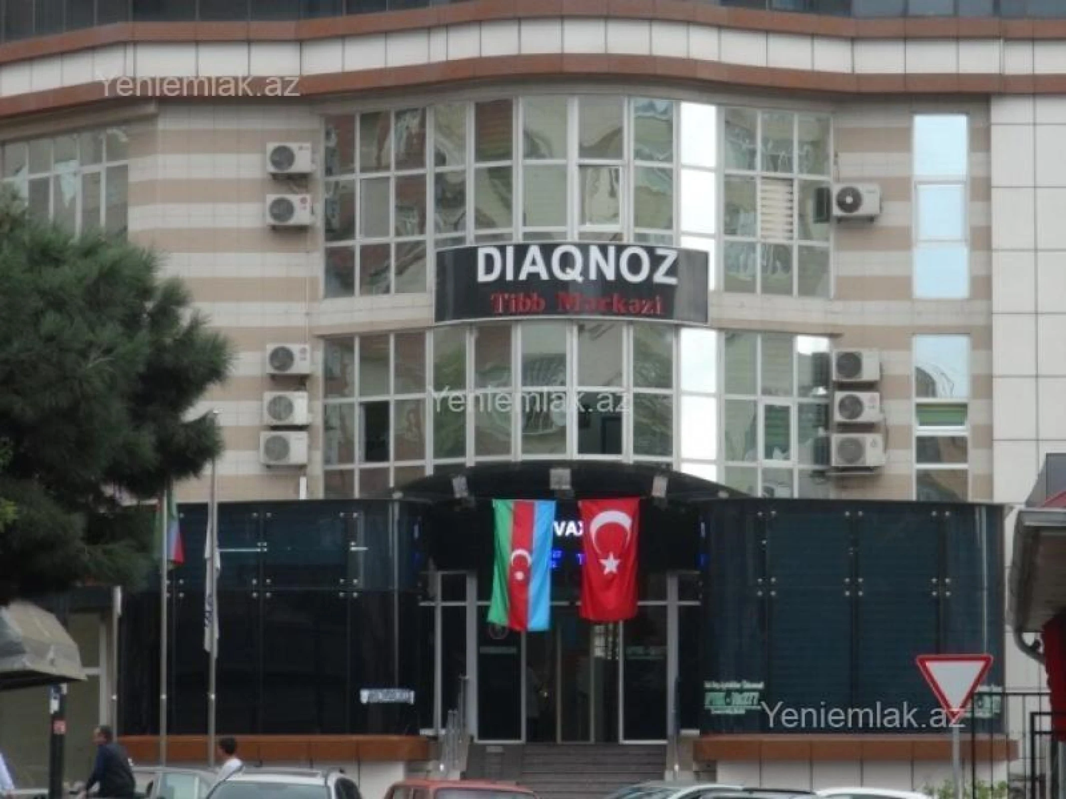 Satılır 2 otaqlı köhnə tikili 70 m²