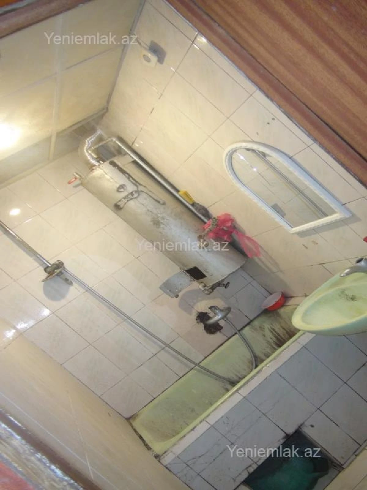 Satılır 2 otaqlı köhnə tikili 70 m²