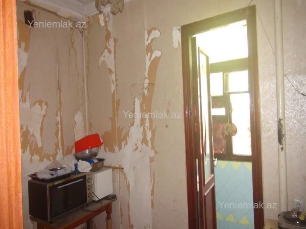 Satılır 2 otaqlı köhnə tikili 70 m²