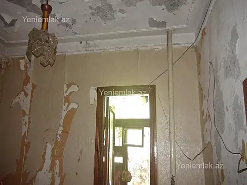 Satılır 2 otaqlı köhnə tikili 70 m²