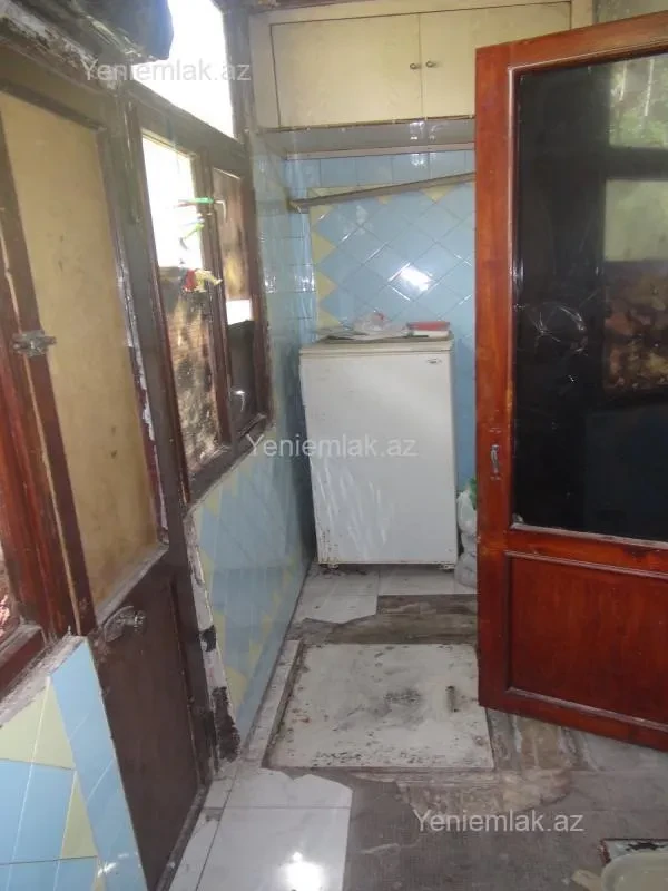 Satılır 2 otaqlı köhnə tikili 70 m²