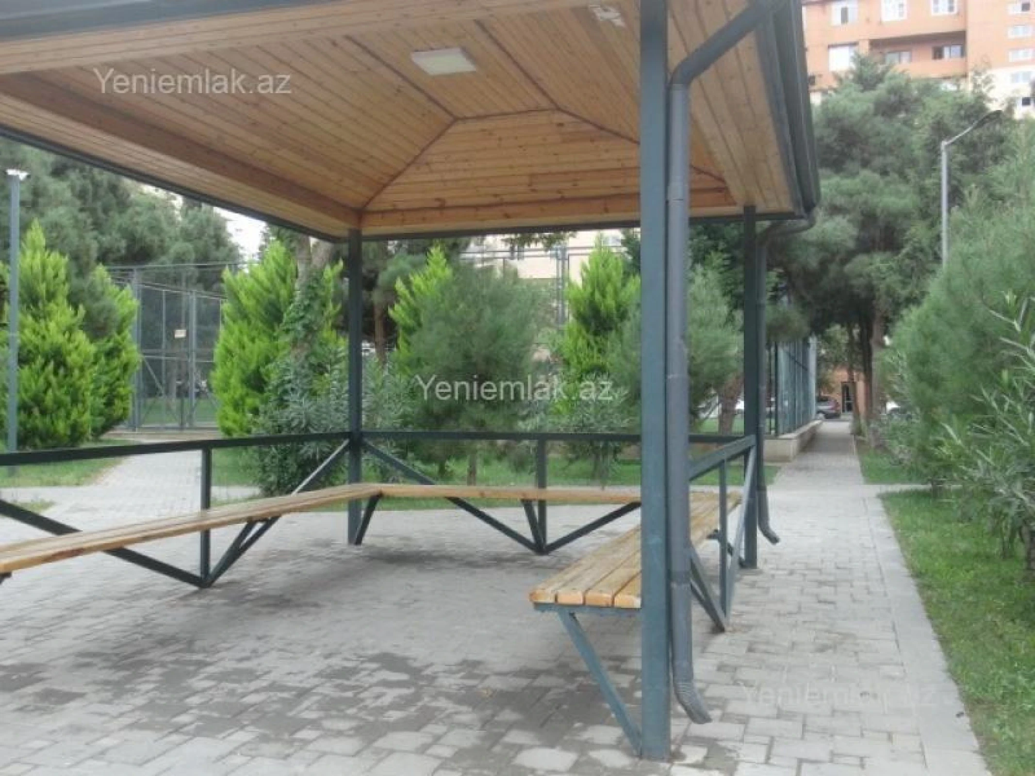 Satılır 2 otaqlı köhnə tikili 70 m²