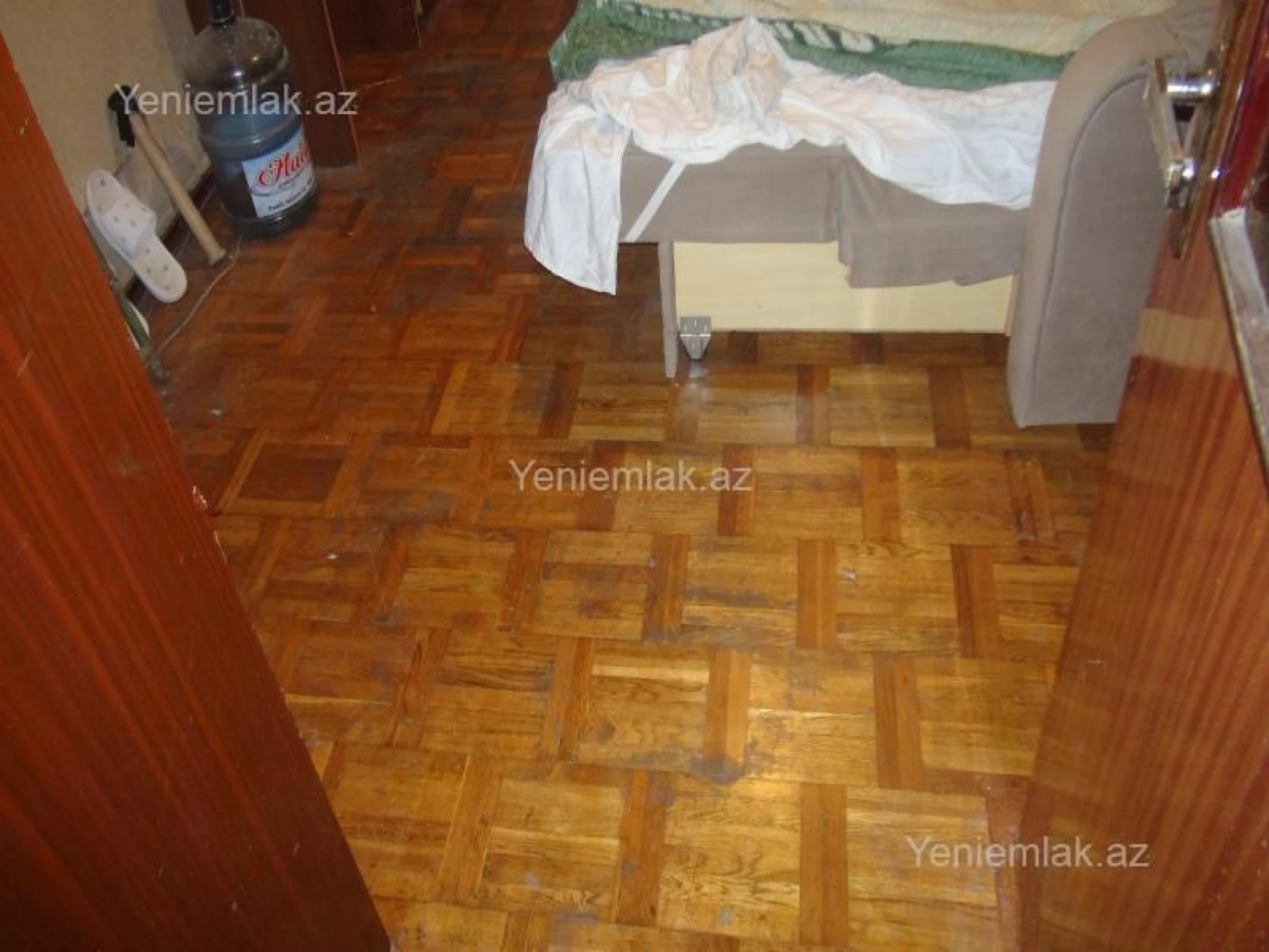 Satılır 2 otaqlı köhnə tikili 70 m²