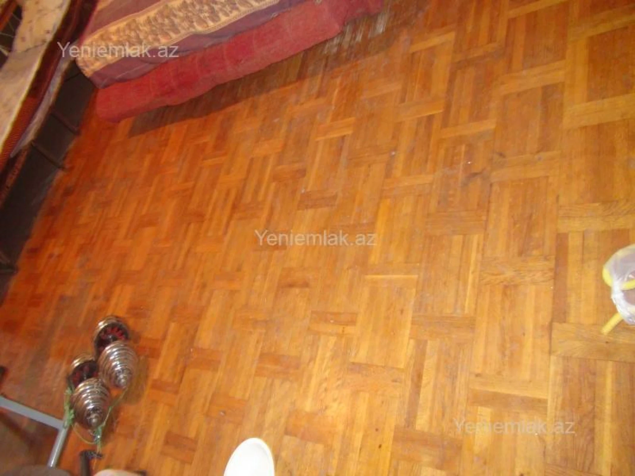 Satılır 2 otaqlı köhnə tikili 70 m²